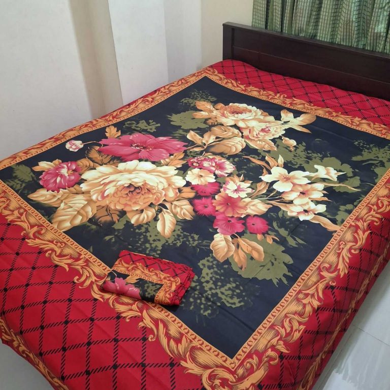 Carmine-color-florasl-design-bedsheet